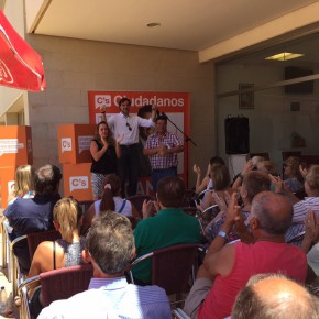 López Bas se compromete con los vecinos de la Costa a dotar de los servicios necesarios la zona del litoral López Bas se compromete con los vecinos de la Costa a dotar de los servicios necesarios la zona del litoral