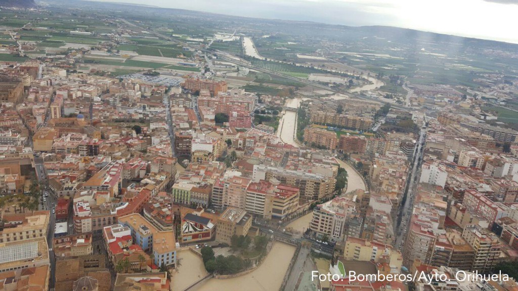 bomberos-orihuela-ciudadanos-rio-segura