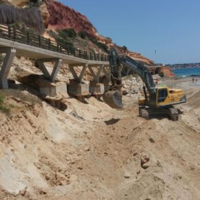 Restauración de la pasarela peatonal en la Playa de la Glea